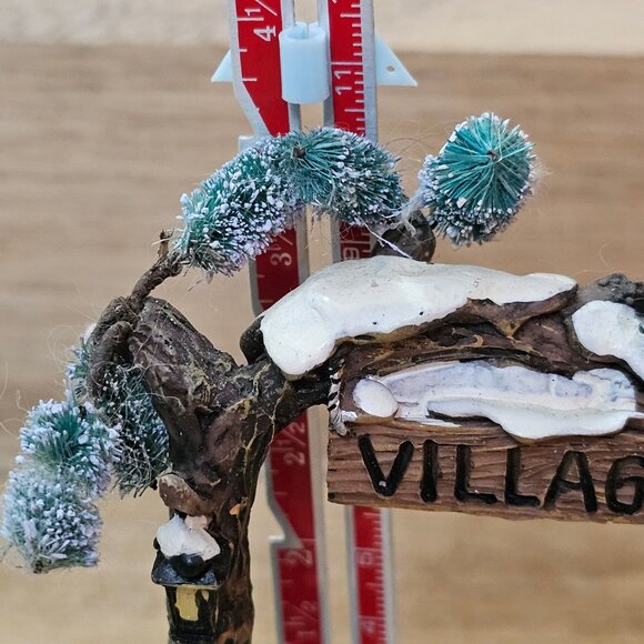 Victorian Christmas Village Entrance Village Sign 4" resin 2005 JoAnn Stores - Picture 5 of 8